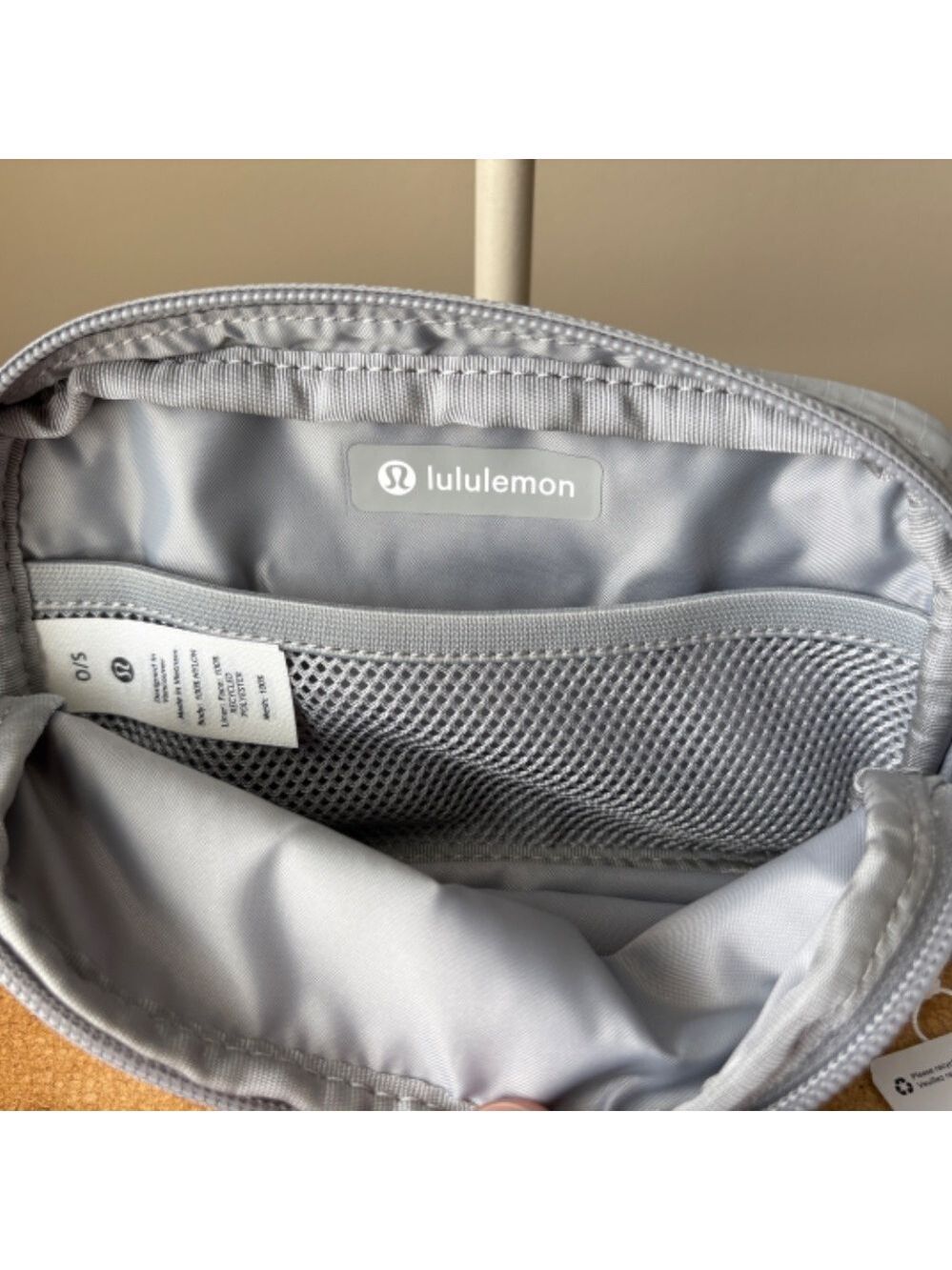 Lululemon Mini Belt Bag - Picture 7 of 8